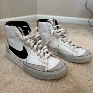 Nike Blazer ‘77 Mid-Top Sneakers Size 5Y
